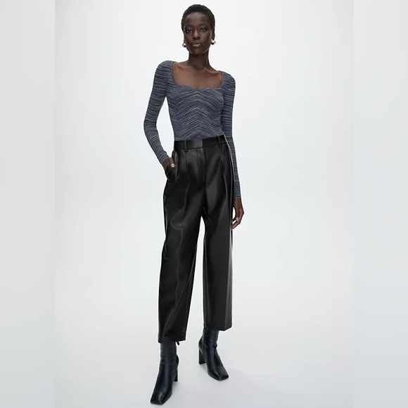 Aritzia Wilfred Carrot Pants - size 00 - Black - Picture 2 of 4